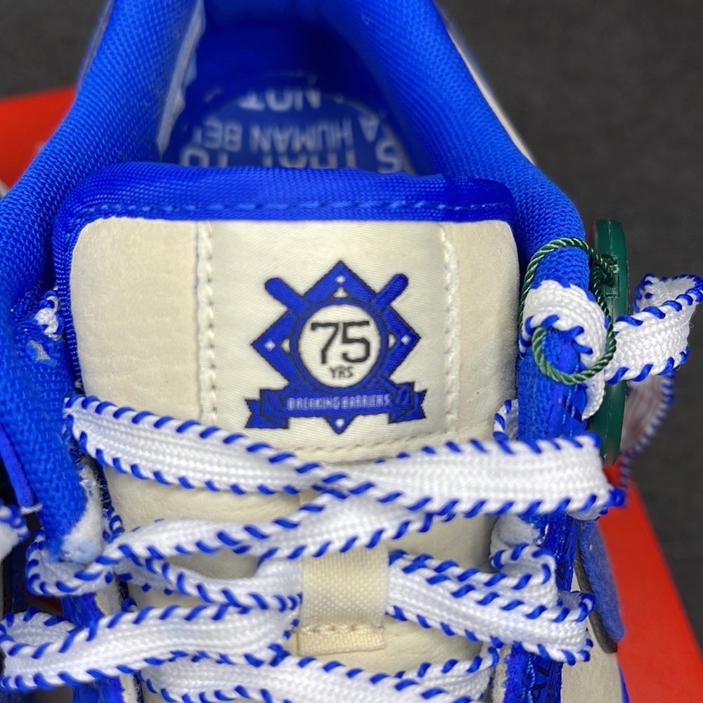 JACKIE ROBINSON DUNKS ⚾️ - Picture 5 of 11